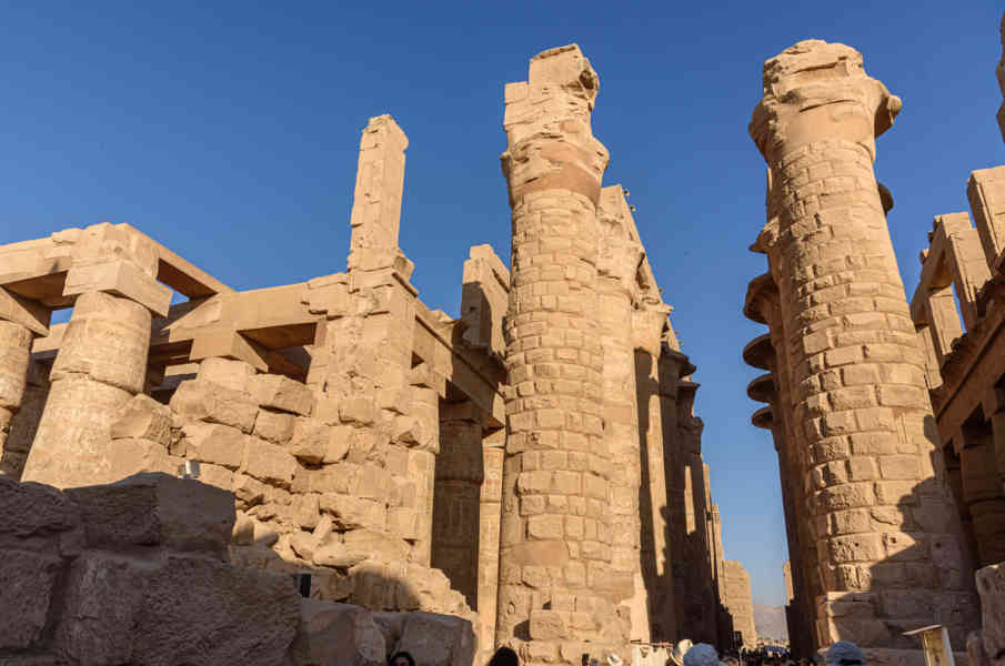 Egipto 048 - Luxor - Templo de Karnak - Sala Hipóstila.jpg